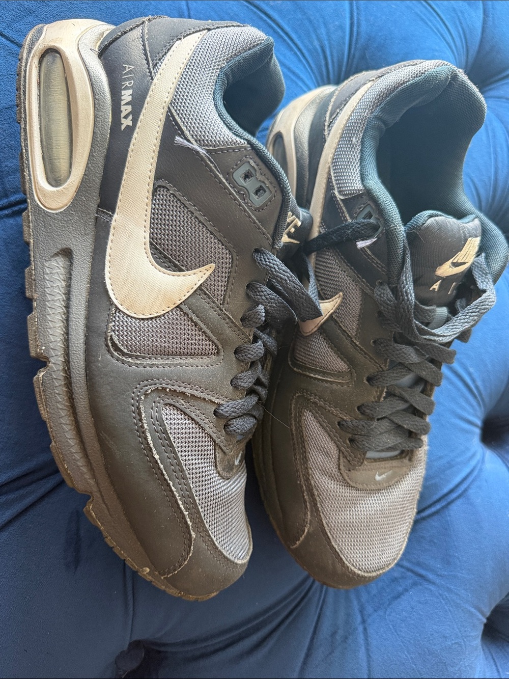 Men's Black and Gray Athletic Sneakers